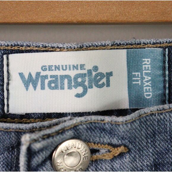 VGC Wrangler relaxed Fit Mens Jeans size 42 x 30 - Picture 3 of 5